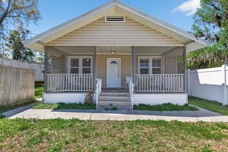 10676 New Kings Rd, Jacksonville, FL à louer Photo de l’immeuble– Image 1 sur 33