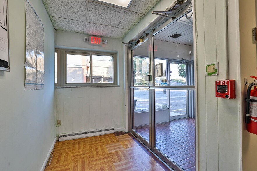 2651 Highland Ave, Cincinnati, OH à vendre - Photo intérieure – Image 2 sur 34
