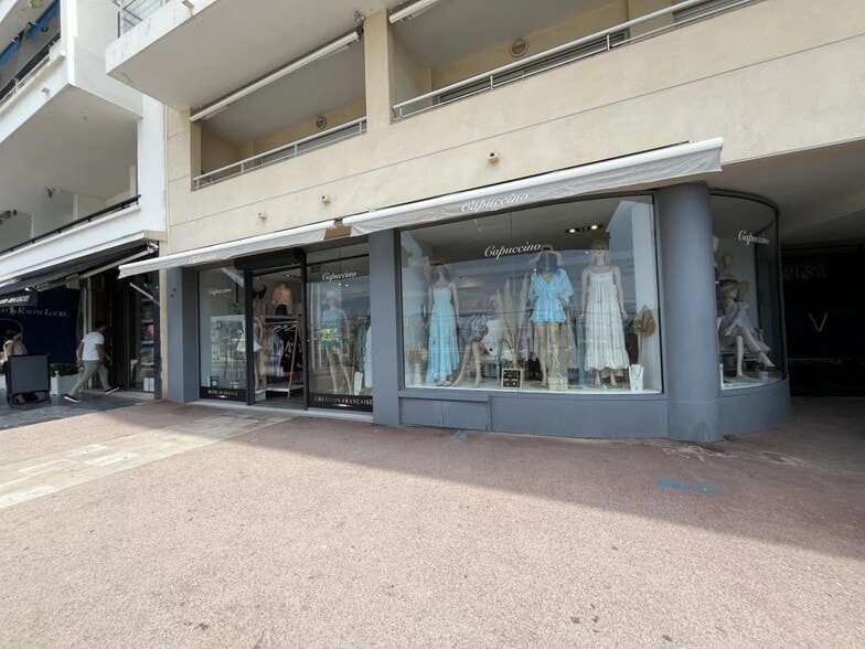 Local commercial dans JUAN-LES-PINS à louer - Photo de l’immeuble – Image 1 sur 4