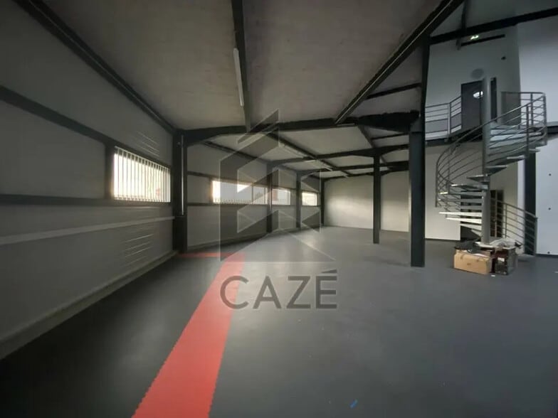 Local d’activités dans Mérignac à louer - Photo intérieure – Image 2 sur 6