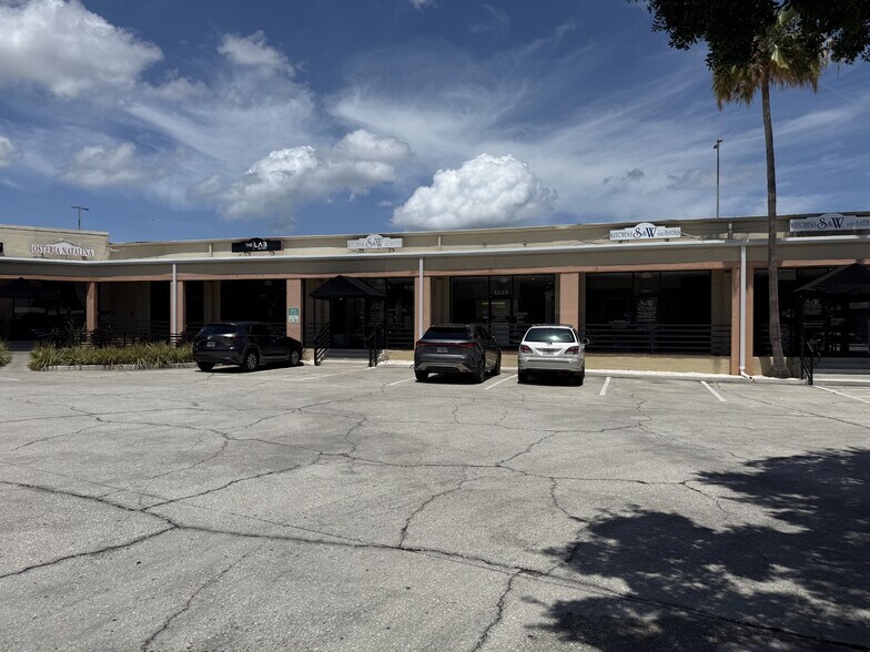3215-3217 S Macdill, Tampa, FL à louer - Photo de l’immeuble – Image 2 sur 13