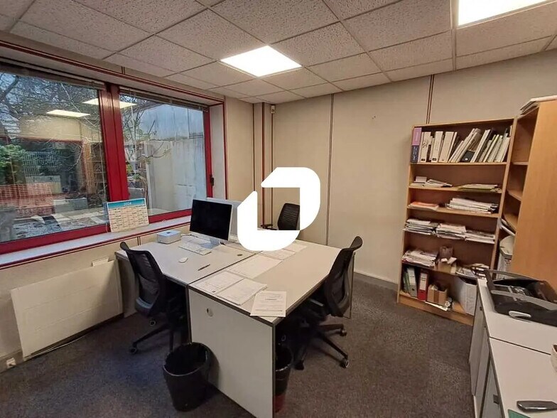 Bureau dans La Garenne-Colombes à louer - Photo de l’immeuble – Image 3 sur 6