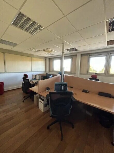 Bureau dans Yutz à louer - Photo de l’immeuble – Image 2 sur 27