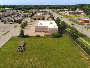 610 S Commercial St, Harrisonville, MO à louer Aérien– Image 2 sur 3