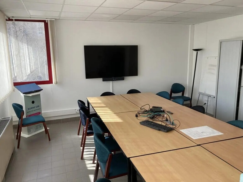 Bureau dans Toulon à louer - Photo de l’immeuble – Image 2 sur 4