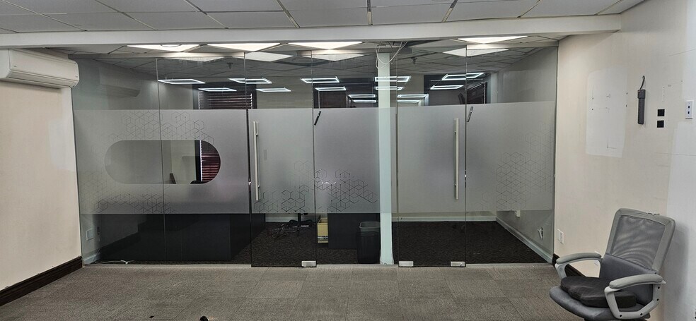 571-579 Mcdonald Ave, Brooklyn, NY à louer - Photo de l’immeuble – Image 3 sur 15