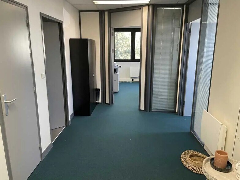 Bureau dans Compiègne à louer - Photo intérieure – Image 3 sur 8