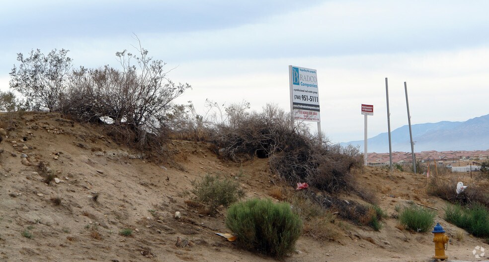Hesperia Rd, Victorville, CA à vendre - Photo principale – Image 1 sur 5