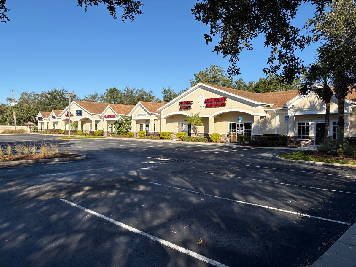 7250 Red Bug Lake Rd, Oviedo, FL 32765 - Lot 1000 -  - Photo intérieure - Image 1 of 18