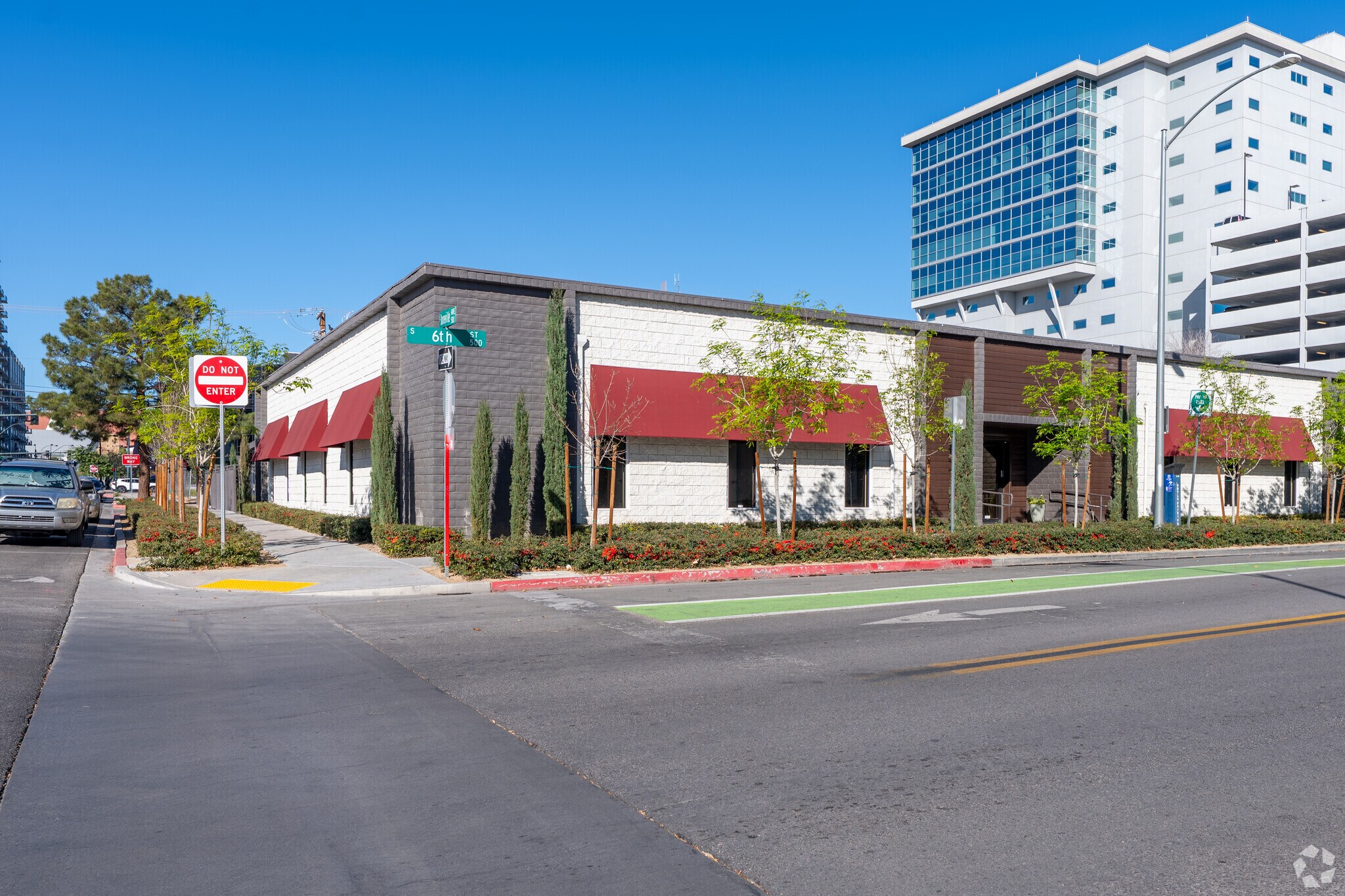 530 S 6th St, Las Vegas, NV à louer Photo de l’immeuble– Image 1 sur 26