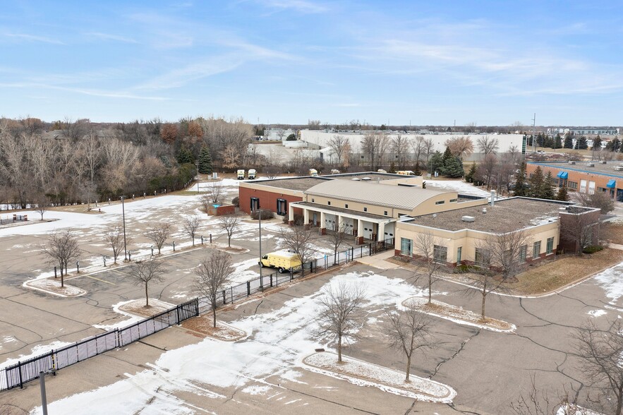 11180 86th Ave N, Osseo, MN à vendre - Photo de l’immeuble – Image 3 sur 61