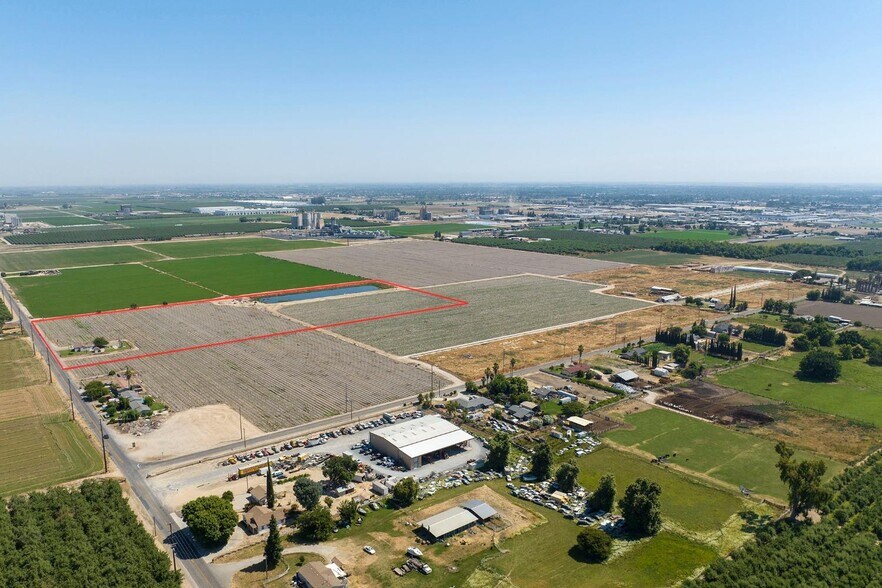 1318 S Washington Rd, Turlock, CA à vendre - Photo de l’immeuble – Image 3 sur 13