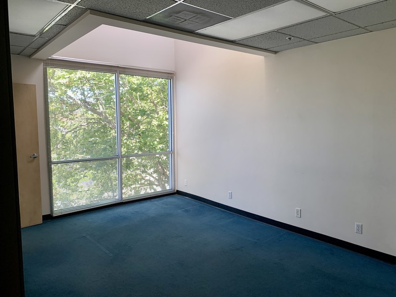 225 Prado Rd, San Luis Obispo, CA à louer - Photo intérieure – Image 2 sur 16