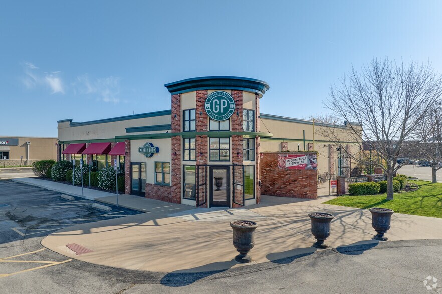 5201 W War Memorial Dr, Peoria, IL à louer - Photo de l’immeuble – Image 2 sur 26