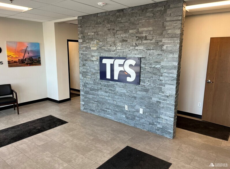 583 Gyrfalcon Ct, Windsor, CO à louer - Photo intérieure – Image 2 sur 11