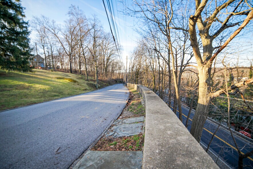 1154 Saw Mill River Rd, Yonkers, NY à vendre - Photo de l’immeuble – Image 3 sur 22