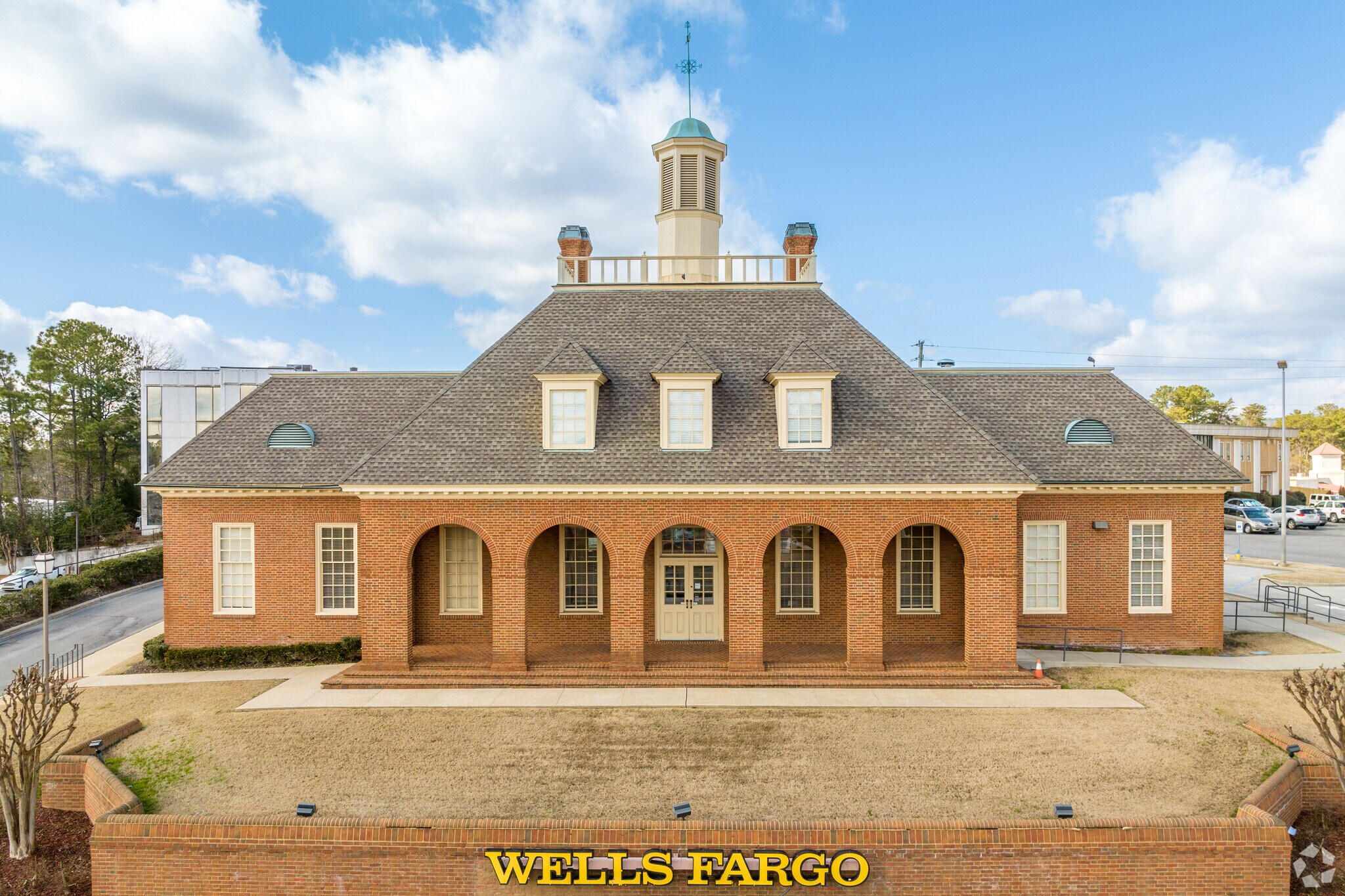 1600 Montgomery Hwy, Birmingham, AL à vendre Photo de l’immeuble– Image 1 sur 8