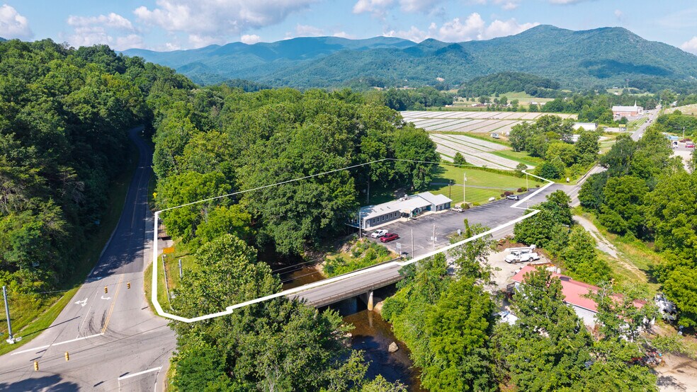 6306 Pigeon Rd, Canton, NC à vendre - Aérien – Image 2 sur 13