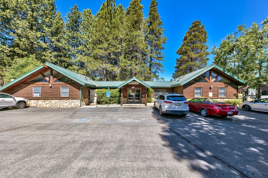812 Emerald Bay Rd, South Lake Tahoe, CA à vendre - Photo de l’immeuble – Image 2 sur 9