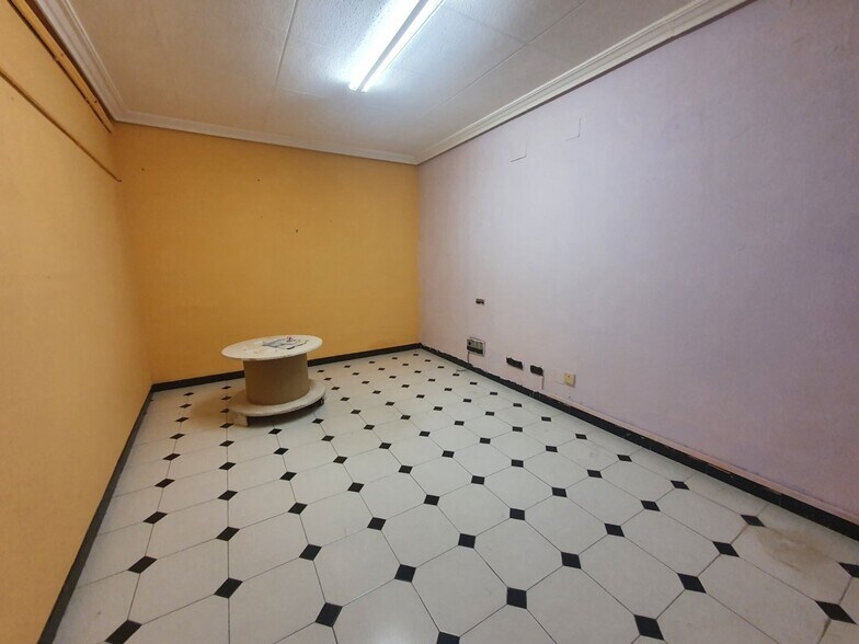 Local commercial dans Ontinyent, Valencia à vendre - Photo intérieure – Image 2 sur 4