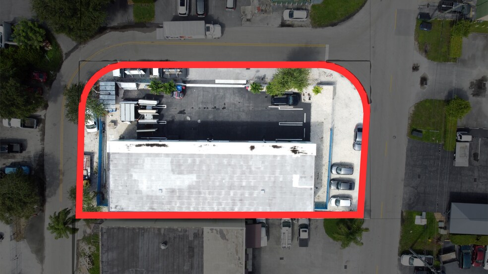2757-2761 W 77th Pl, Hialeah, FL à vendre - Photo de l’immeuble – Image 2 sur 18