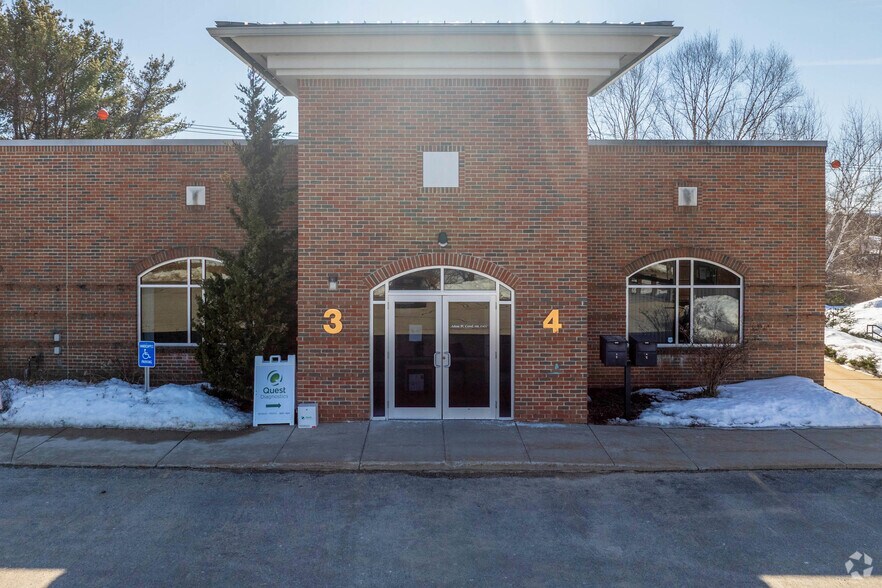 198 Groton Rd, Ayer, MA à vendre - Photo de l’immeuble – Image 3 sur 4