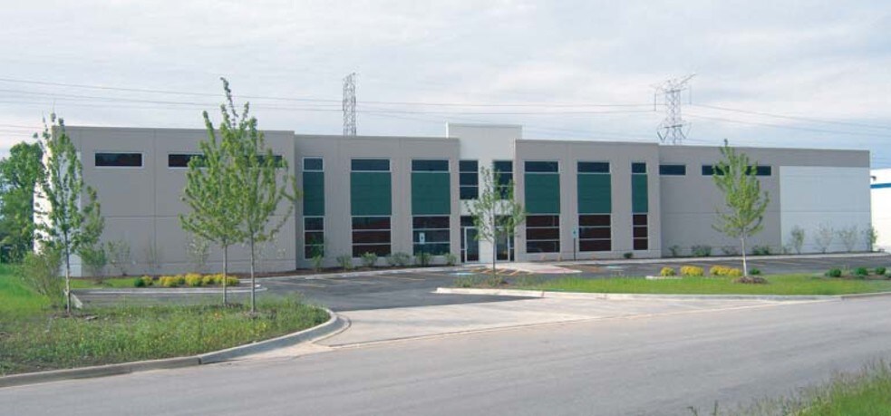 3075 N Oak Grove Ave, Waukegan, IL à louer - Photo de l’immeuble – Image 2 sur 5
