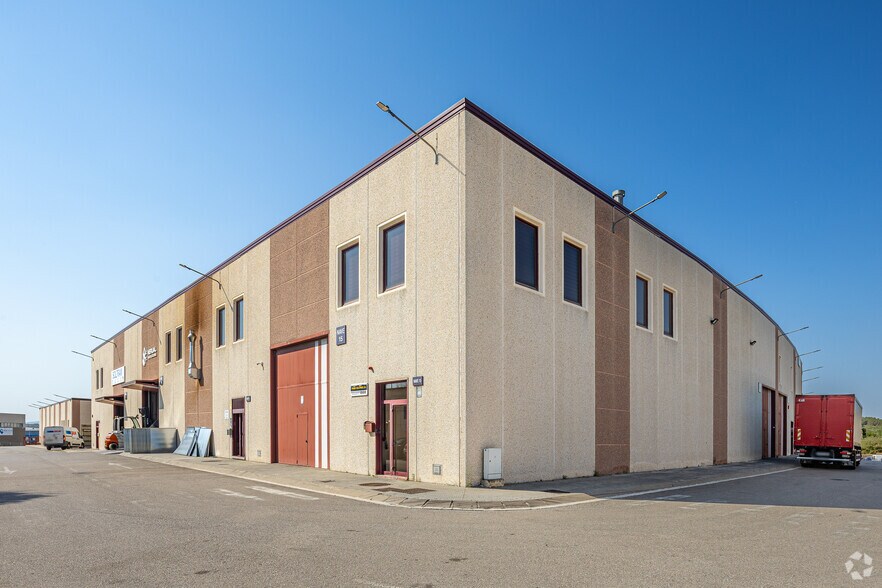 Carrer Progrés, 28, Abrera, Barcelona à louer - Photo de l’immeuble – Image 3 sur 4