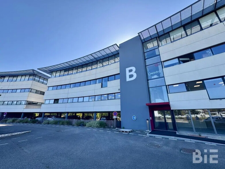 Bureau dans Mérignac à louer - Photo de l’immeuble – Image 1 sur 16
