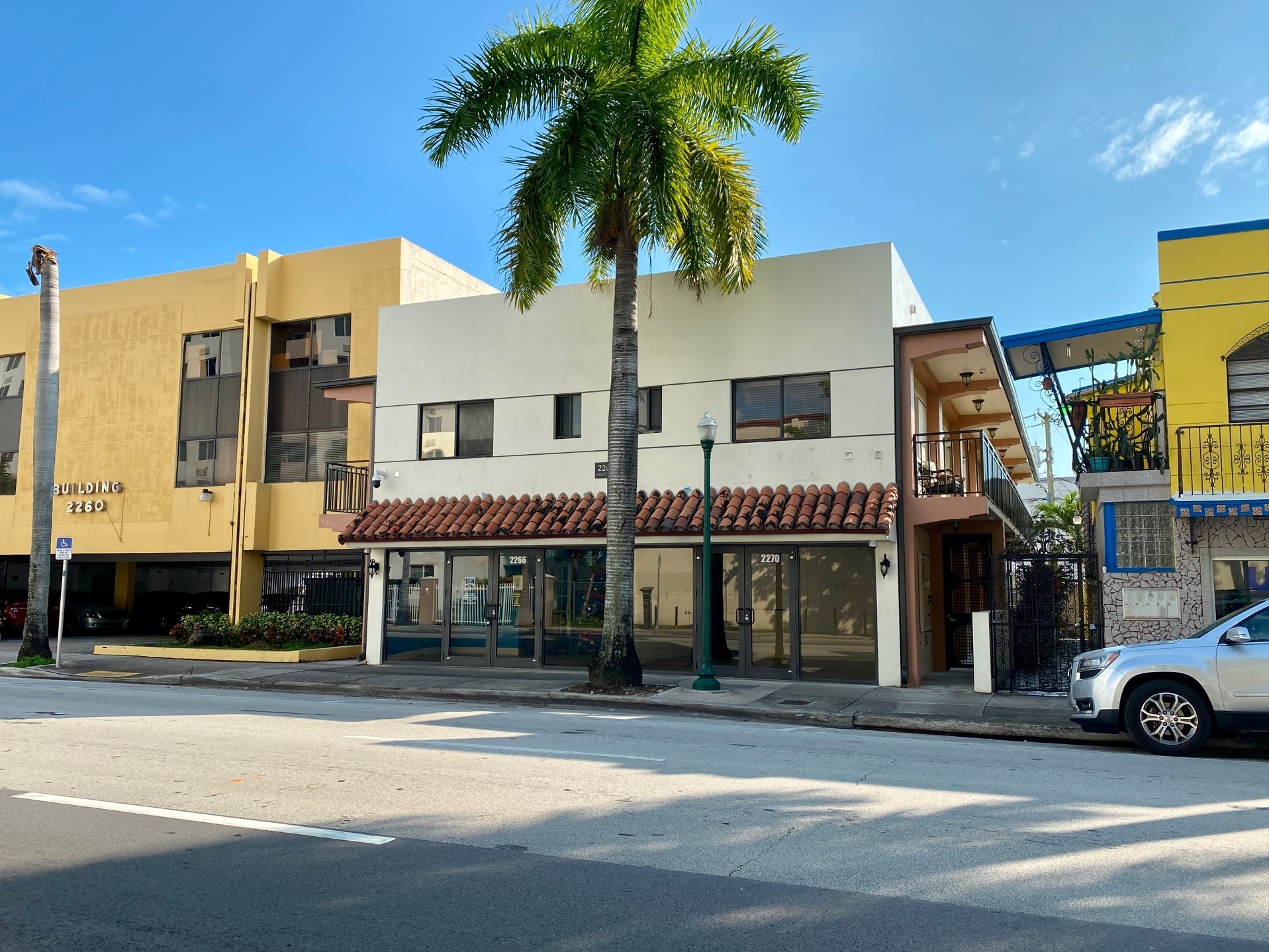 2268 SW 8th St, Miami, FL à vendre Photo principale– Image 1 sur 13