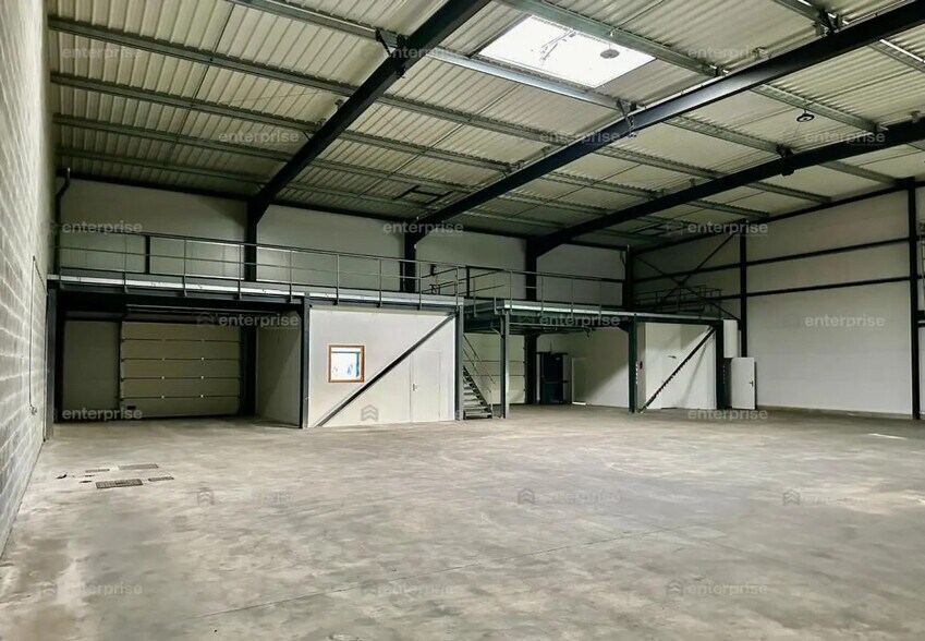 Local d’activités dans Albert à louer - Photo intérieure – Image 2 sur 4