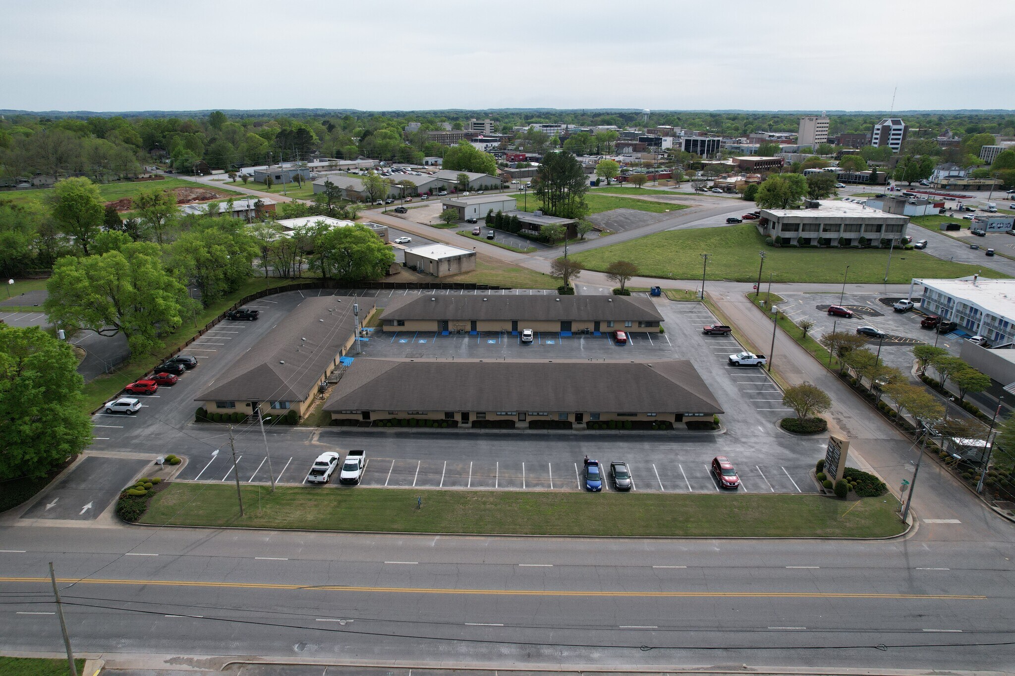 801 NE Church St, Decatur, AL à louer Photo de l’immeuble– Image 1 sur 6