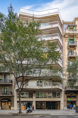 Plus de détails pour Carrer d'Aragó, 56, Barcelone - Local commercial à louer