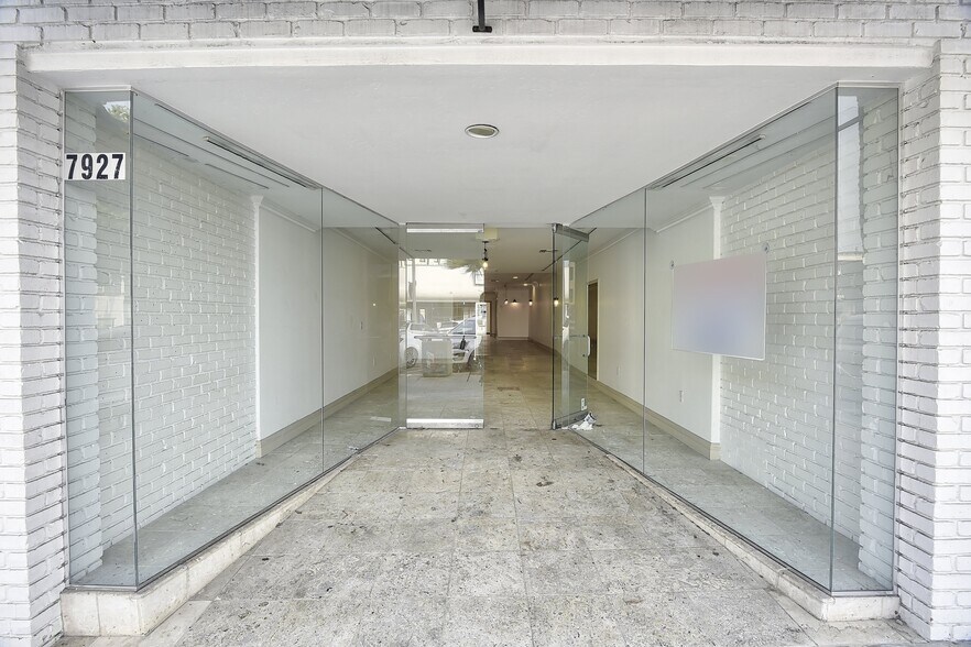 7927 Girard Ave, La Jolla, CA à louer - Photo de l’immeuble – Image 2 sur 20