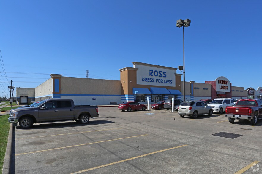 4553 Garth Rd, Baytown, TX à louer - Photo principale – Image 1 sur 1