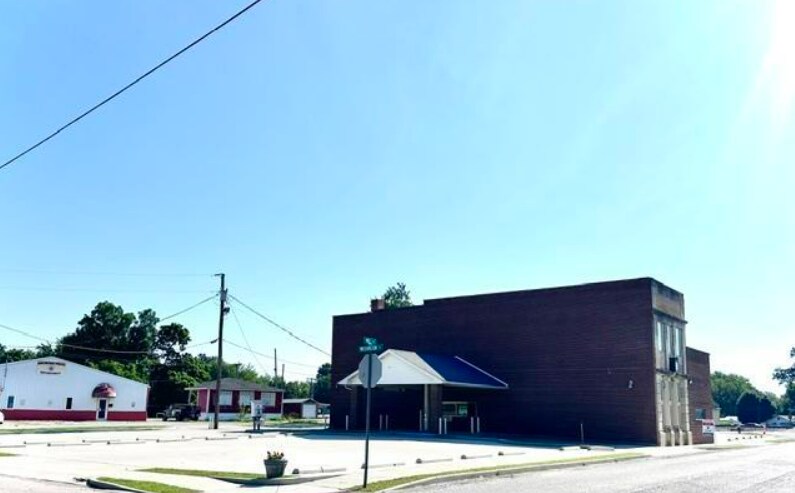 12 W Mill St, Shelburn, IN à vendre - Photo de l’immeuble – Image 2 sur 16