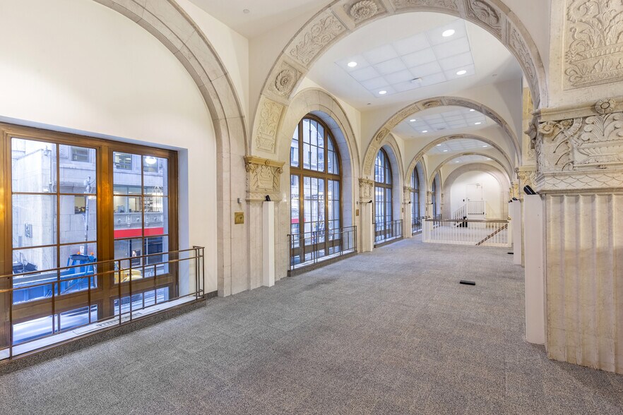 320 Bay St, Toronto, ON à louer - Photo intérieure – Image 3 sur 12
