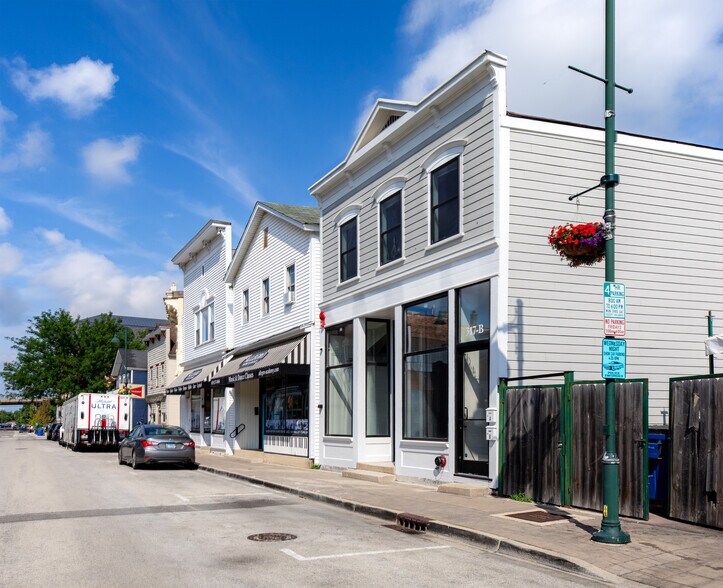 317 Canal St, Lemont, IL à louer - Photo de l’immeuble – Image 2 sur 8