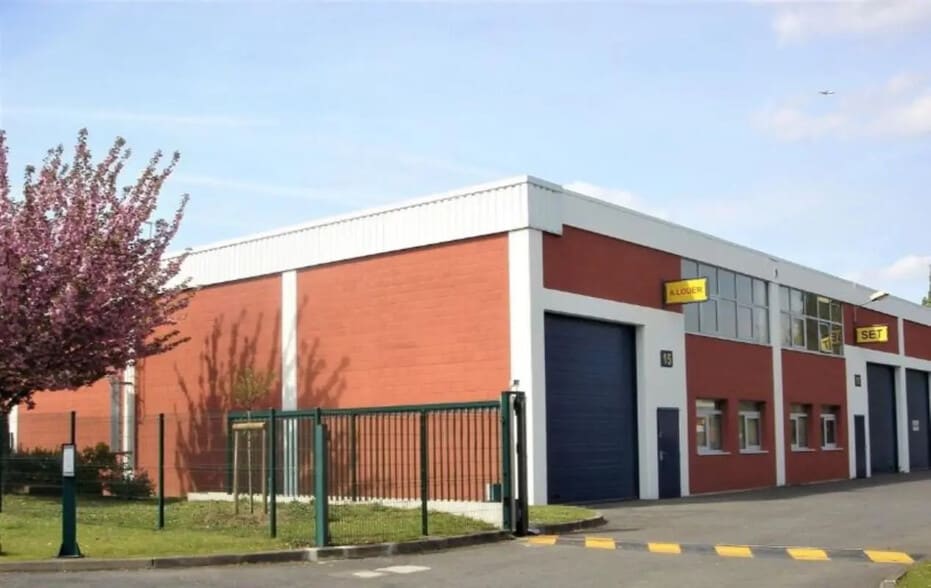 Local d’activités dans Villepinte à louer - Photo de l’immeuble – Image 3 sur 3