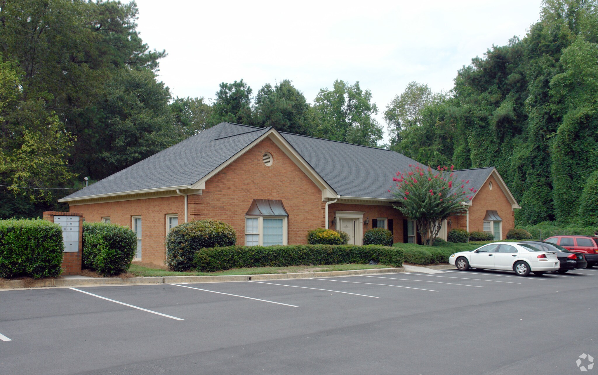1439 McLendon Dr, Decatur, GA à vendre Photo principale– Image 1 sur 10