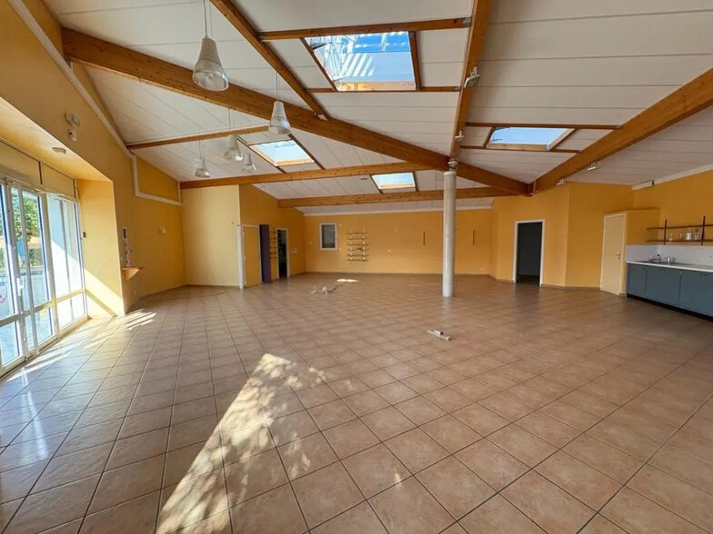 Local commercial dans Roanne à vendre - Photo de l’immeuble – Image 3 sur 5