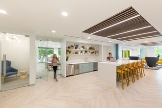 14840 Conference Center Dr, Chantilly, VA à louer Photo intérieure– Image 1 sur 7