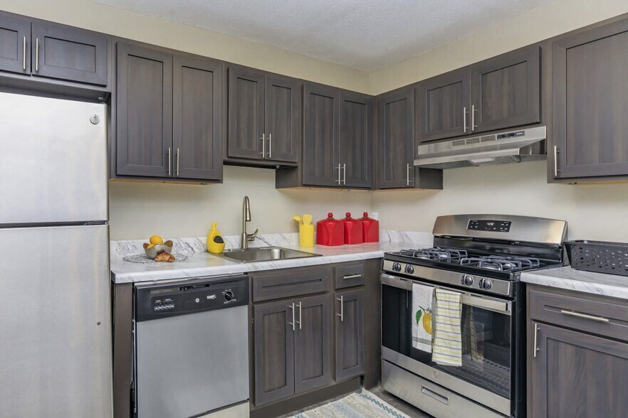 3901 Suitland Rd, Suitland, MD à vendre - Photo de l’immeuble – Image 2 sur 76