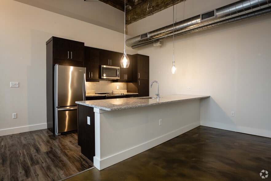 538 Erie Blvd W, Syracuse, NY à louer - Photo intérieure – Image 3 sur 29