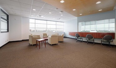1750 Rue Eiffel, Boucherville, QC à louer Photo intérieure– Image 1 sur 6