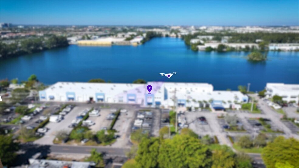 9000 NW 15th St, Doral, FL à louer - Vidéo sur l’annonce professionnelle – Image 2 sur 8