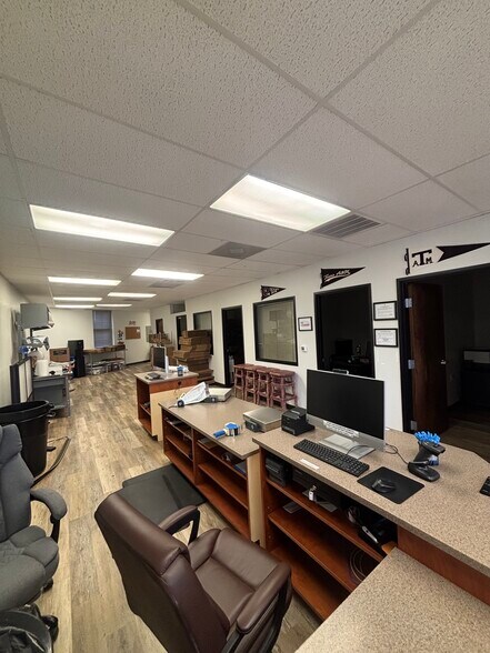 1101-1105 University Dr E, College Station, TX à louer - Photo de l’immeuble – Image 3 sur 17