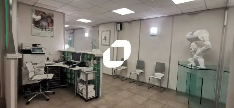 Local commercial dans Paris à louer - Photo intérieure – Image 3 sur 8