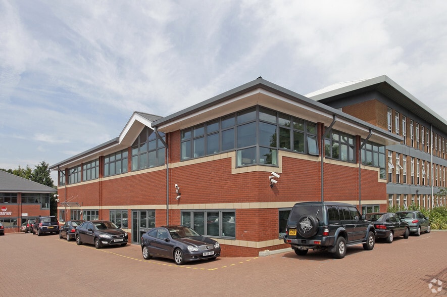 Manor Way, Borehamwood à vendre - Photo de l’immeuble – Image 3 sur 8