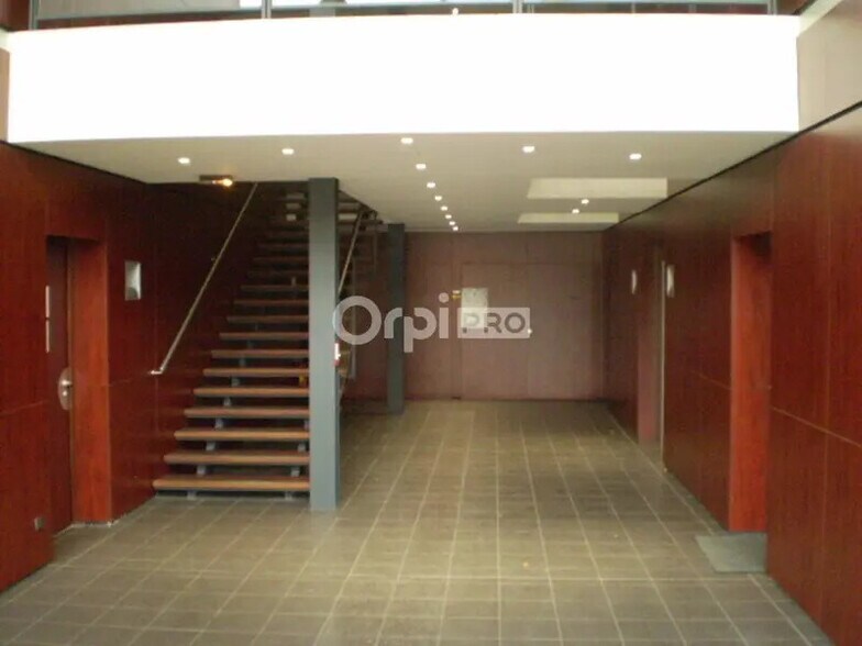 Bureau dans Reims à louer - Hall d’entrée – Image 2 sur 4